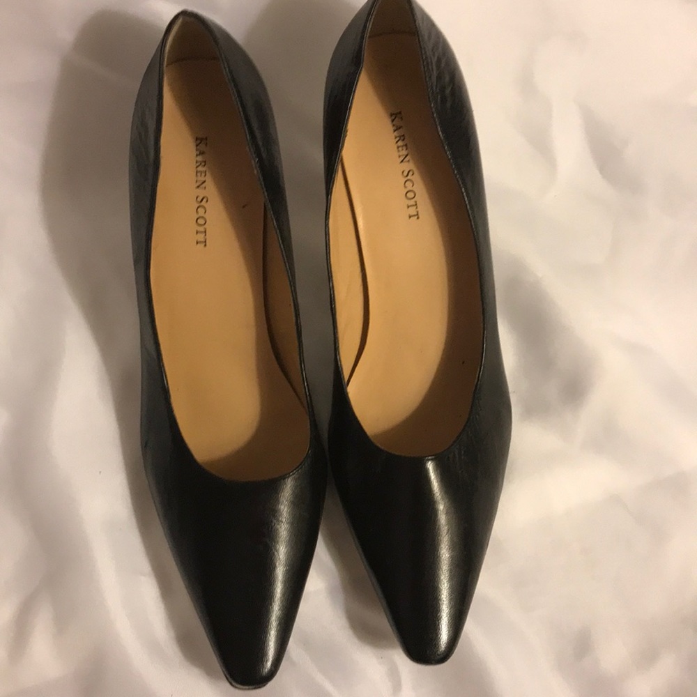 Pumps. - Picture 1 of 5